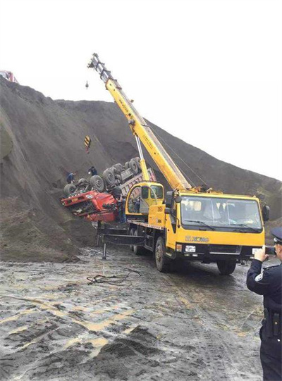 桐梓上犹道路救援